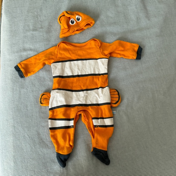 Finding Nemo Disney outfit costume 3-6 month - Picture 1 of 4